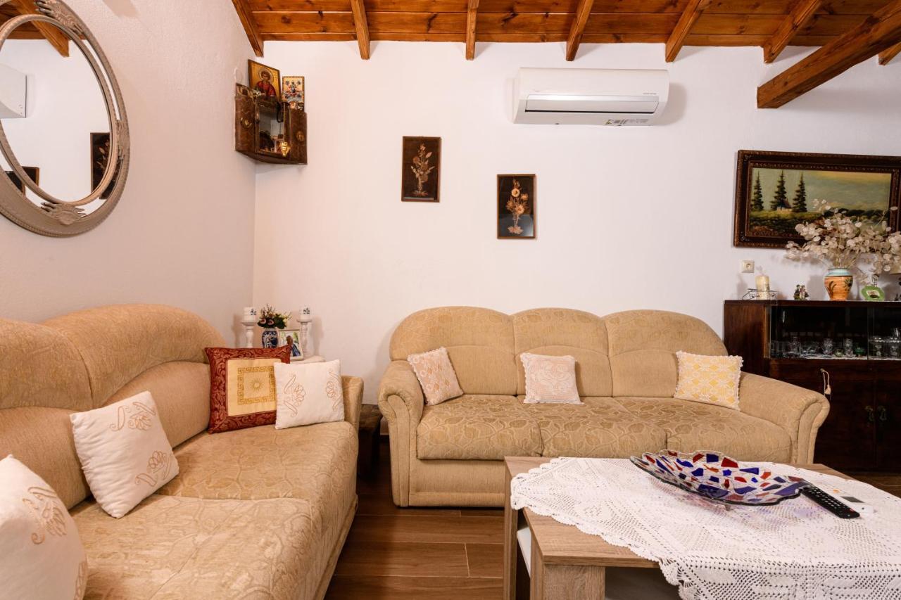 Villa Suzana Mikros Prinos Экстерьер фото