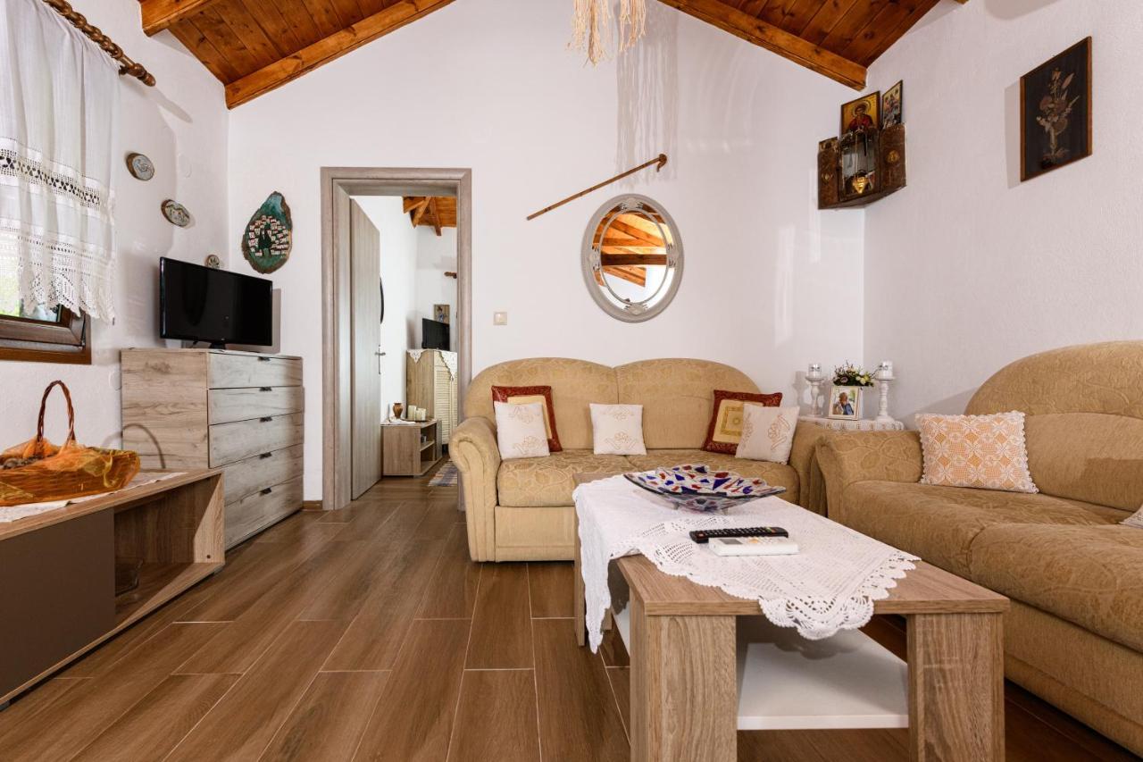 Villa Suzana Mikros Prinos Экстерьер фото