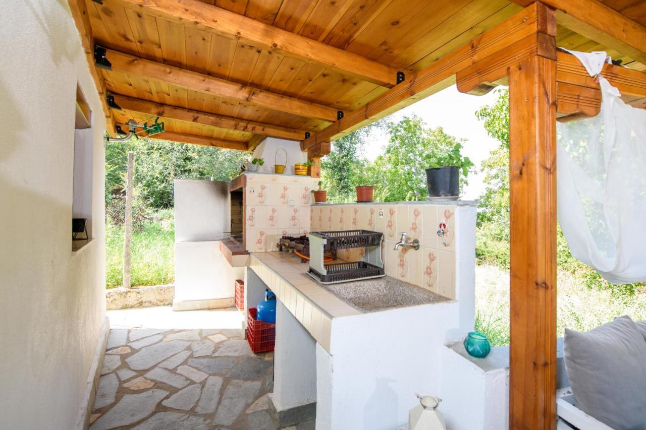Villa Suzana Mikros Prinos Экстерьер фото
