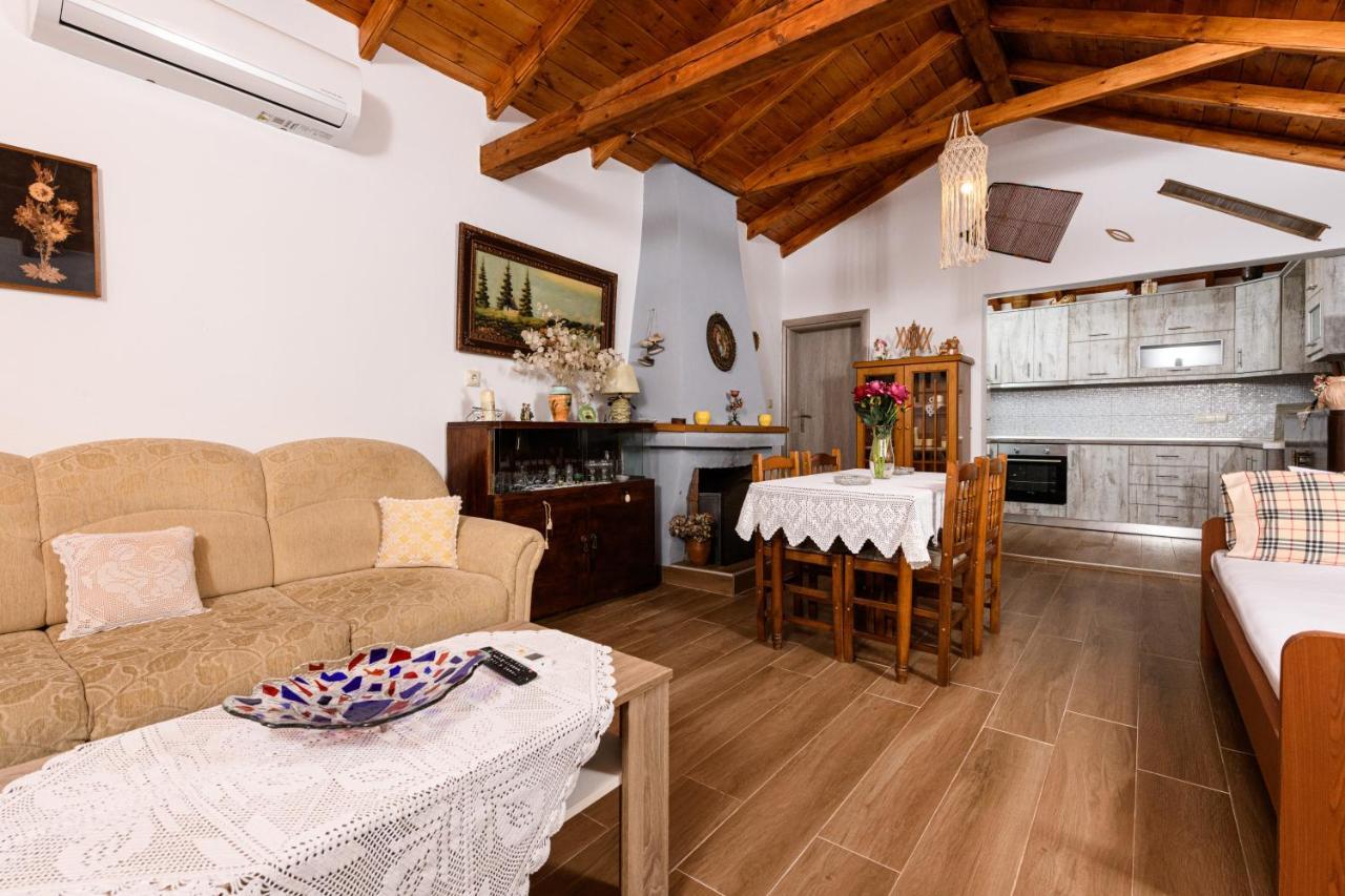 Villa Suzana Mikros Prinos Экстерьер фото